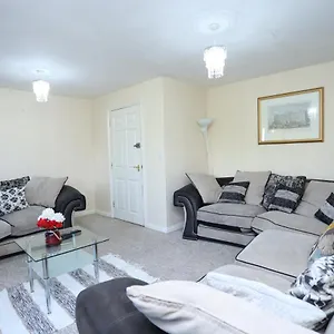Holiday home Lovely 4 Bed House 