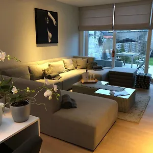 Cosy Comfort Modern Couple Privacy Walking Distance Center Kitchen Terrace Garden Appartement
