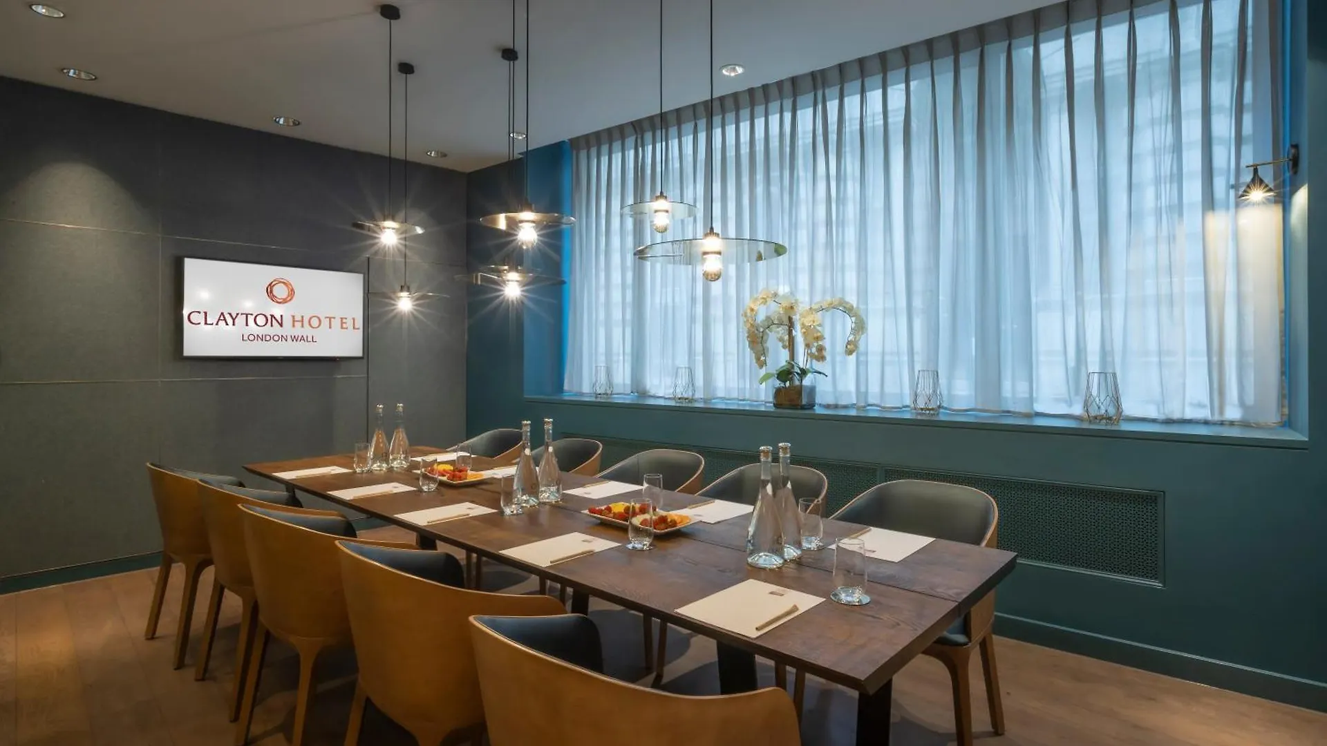 Clayton Hotel London Wall 4*,